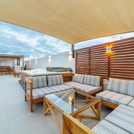 One Bay Residence Unit 15 - Penthouse With Private Roof Top, Jacuzzi And Sea View 格兰贝伊 外观 照片