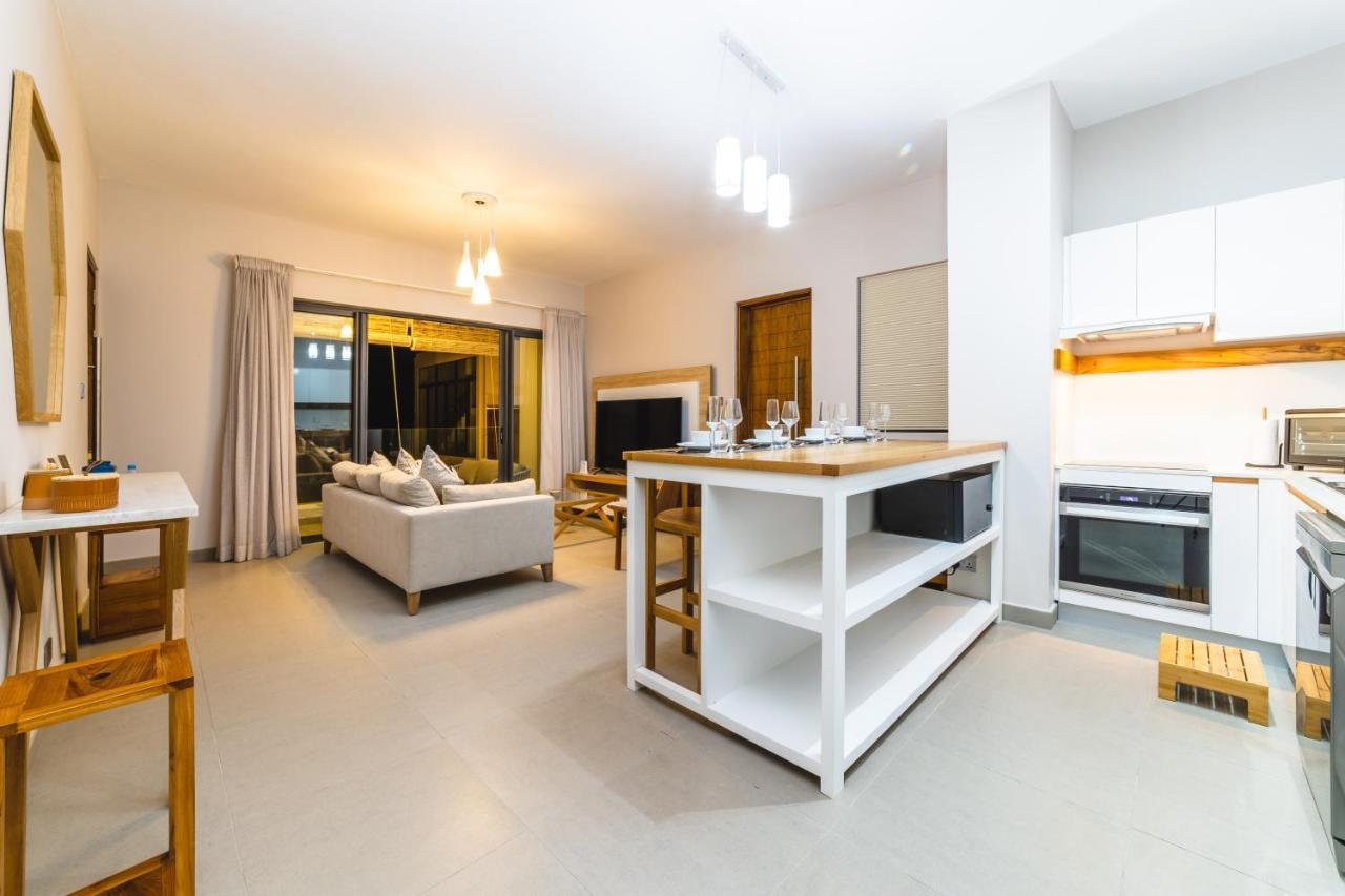 One Bay Residence Unit 15 - Penthouse With Private Roof Top, Jacuzzi And Sea View 格兰贝伊 外观 照片