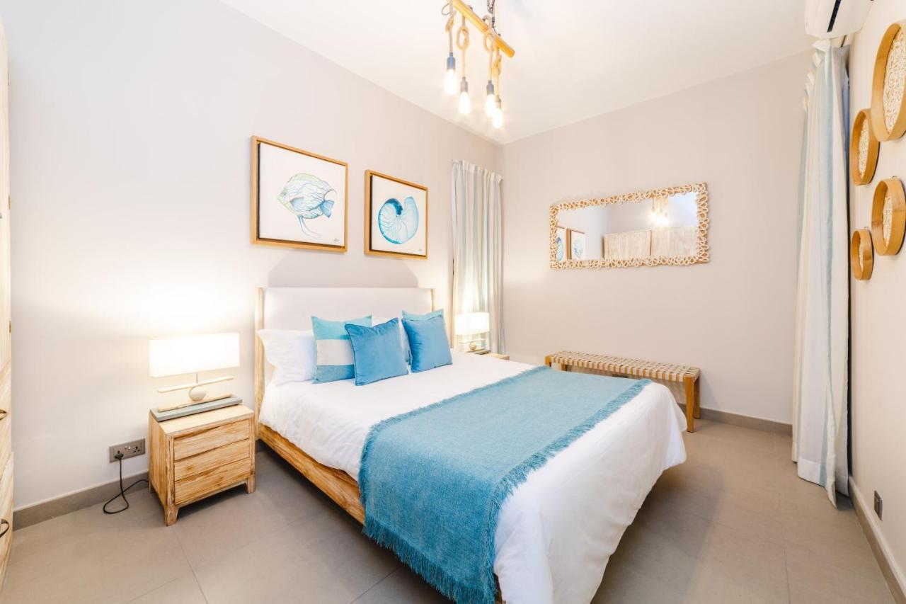 One Bay Residence Unit 15 - Penthouse With Private Roof Top, Jacuzzi And Sea View 格兰贝伊 外观 照片