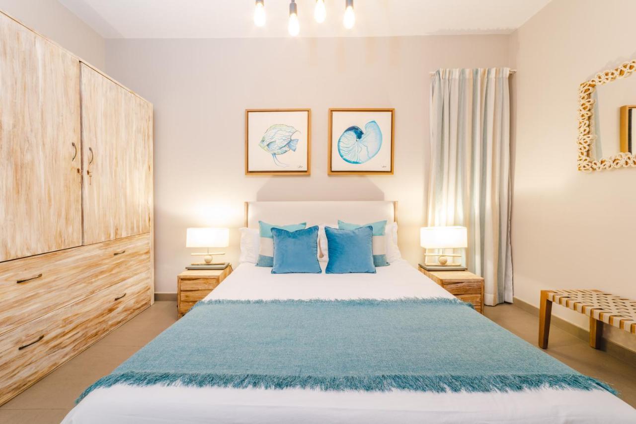 One Bay Residence Unit 15 - Penthouse With Private Roof Top, Jacuzzi And Sea View 格兰贝伊 外观 照片
