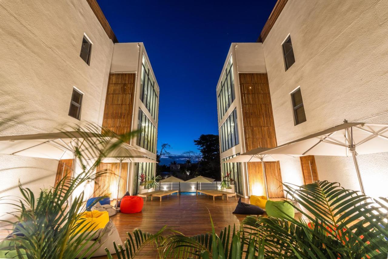 One Bay Residence Unit 15 - Penthouse With Private Roof Top, Jacuzzi And Sea View 格兰贝伊 外观 照片